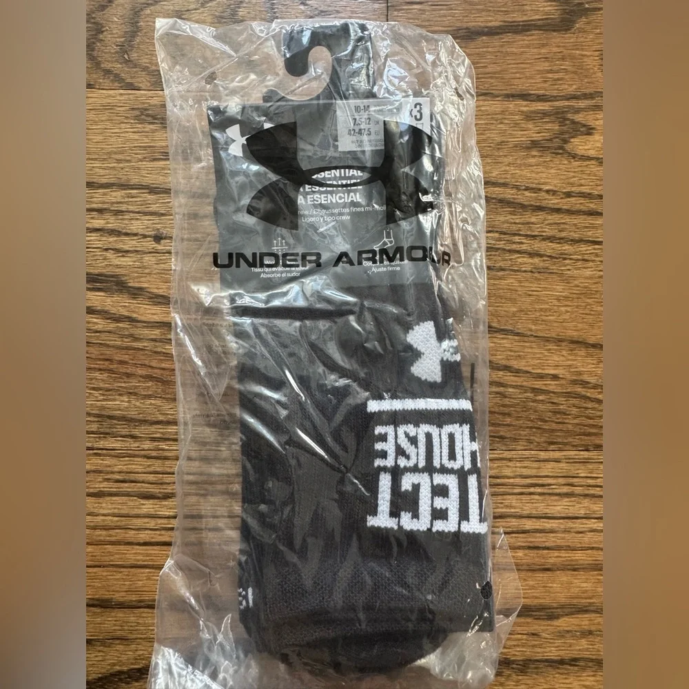 Under Armour Women's Black Essential 3-Pack Mid Crew Socks, Large—NWT